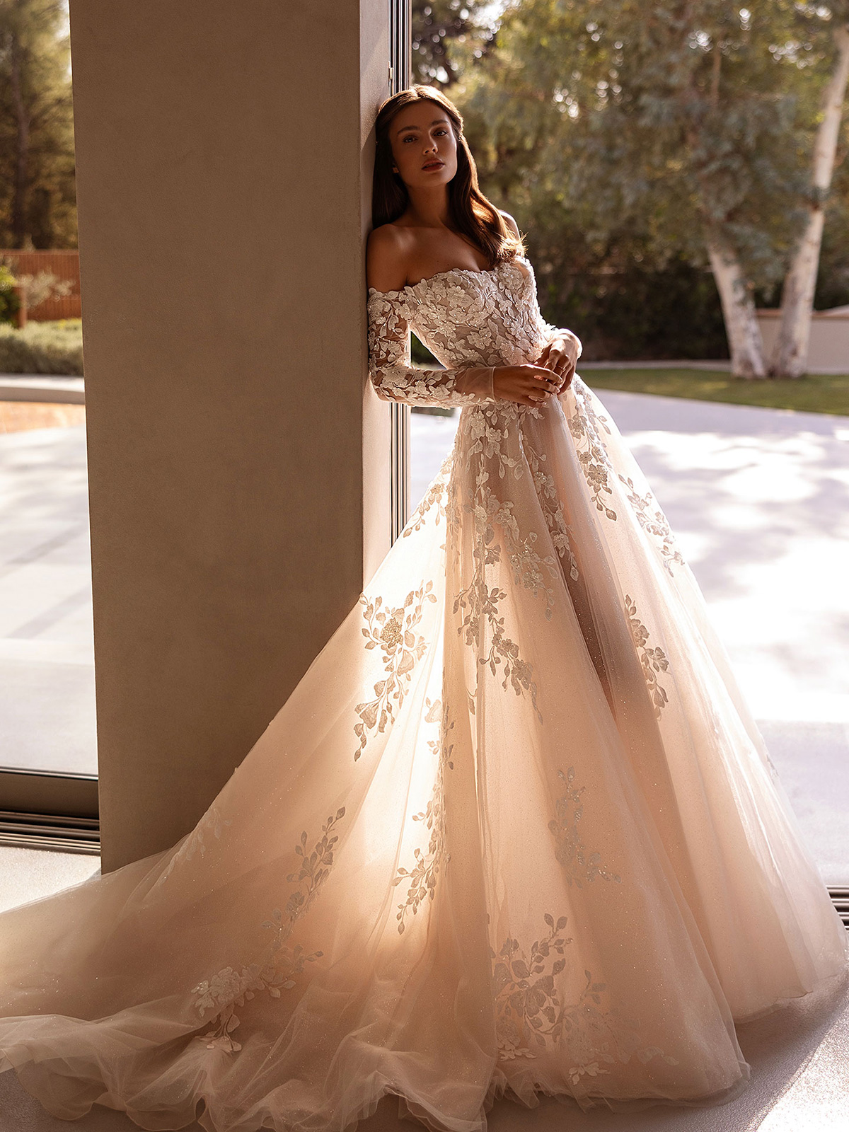 Suknia ślubna 1502  - Demetrios - kolor Iv/sheer/nude/natural - rozmiar 36 - Salon Le Mariage