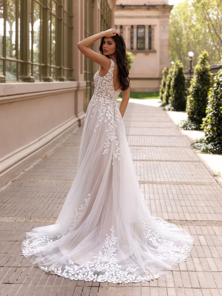 Suknia ślubna EB0227  - Ellebeline - kolor Iv/lt/beige - rozmiar 36 - Salon Le Mariage